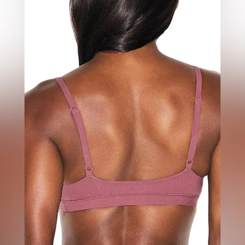 SKIMS
Fits Everybody Triangle 
Bralette - Picture 2 of 5